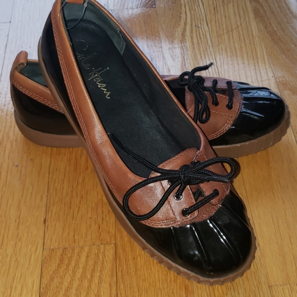 Cole Haan Rain Flats - Picture 1 of 4